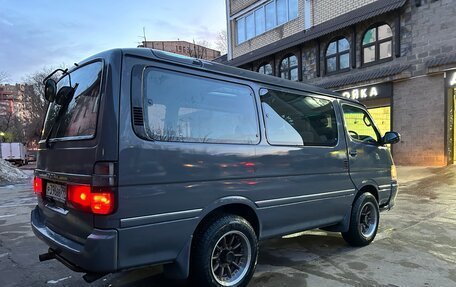 Toyota HiAce H100, 2001 год, 849 000 рублей, 6 фотография
