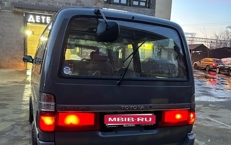 Toyota HiAce H100, 2001 год, 849 000 рублей, 7 фотография