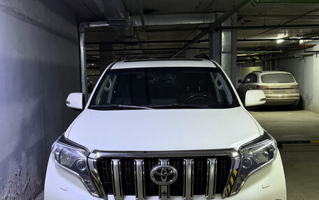 Toyota Land Cruiser Prado 150 рестайлинг 2, 2015 год, 4 050 000 рублей, 2 фотография
