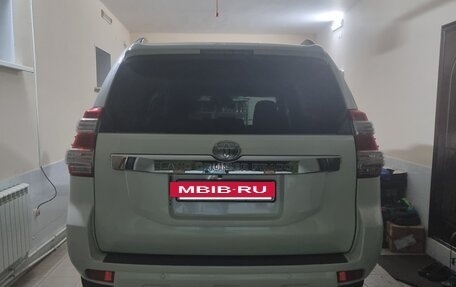 Toyota Land Cruiser Prado 150 рестайлинг 2, 2015 год, 4 050 000 рублей, 3 фотография