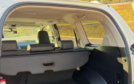 Toyota Land Cruiser Prado 150 рестайлинг 2, 2015 год, 4 050 000 рублей, 12 фотография