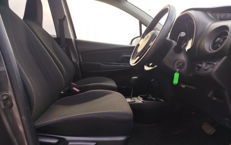 Toyota Vitz, 2018 год, 990 000 рублей, 10 фотография