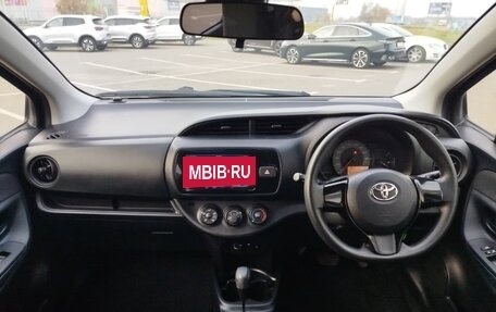 Toyota Vitz, 2018 год, 990 000 рублей, 11 фотография