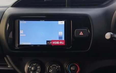 Toyota Vitz, 2018 год, 990 000 рублей, 13 фотография