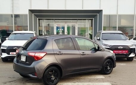 Toyota Vitz, 2018 год, 990 000 рублей, 5 фотография