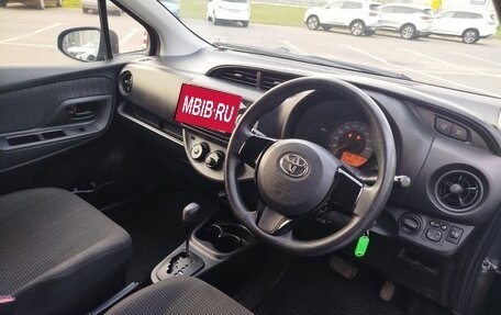 Toyota Vitz, 2018 год, 990 000 рублей, 12 фотография