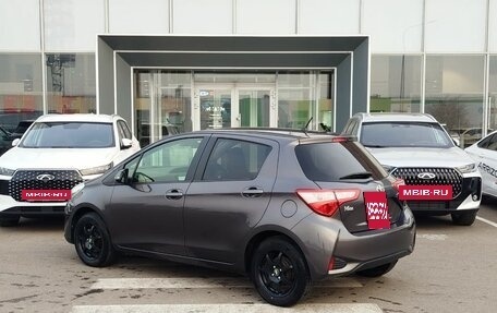 Toyota Vitz, 2018 год, 990 000 рублей, 7 фотография