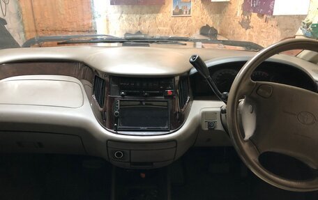 Toyota Estima III рестайлинг -2, 1997 год, 620 000 рублей, 7 фотография