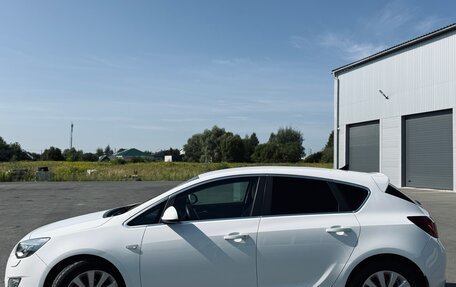 Opel Astra J, 2011 год, 580 000 рублей, 2 фотография