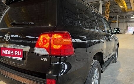 Toyota Land Cruiser 200, 2013 год, 8 000 000 рублей, 23 фотография