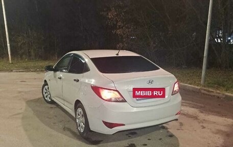 Hyundai Solaris II рестайлинг, 2015 год, 520 000 рублей, 4 фотография