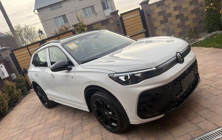 Volkswagen Tiguan, 2025 год, 4 830 000 рублей, 4 фотография