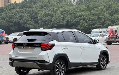 Toyota Yaris XP150 рестайлинг, 2022 год, 1 360 000 рублей, 5 фотография