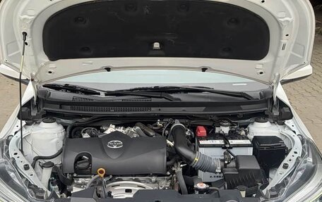 Toyota Yaris XP150 рестайлинг, 2022 год, 1 360 000 рублей, 20 фотография