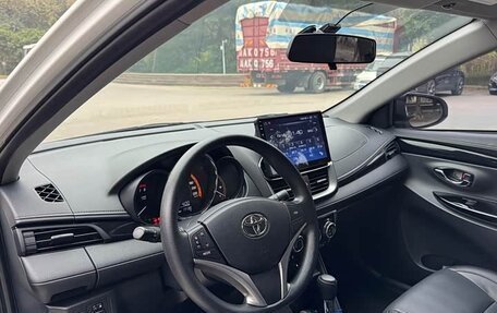 Toyota Yaris XP150 рестайлинг, 2022 год, 1 360 000 рублей, 10 фотография