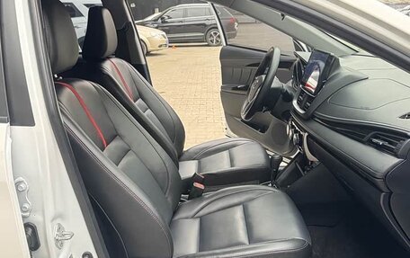 Toyota Yaris XP150 рестайлинг, 2022 год, 1 360 000 рублей, 12 фотография