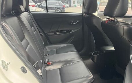 Toyota Yaris XP150 рестайлинг, 2022 год, 1 360 000 рублей, 18 фотография