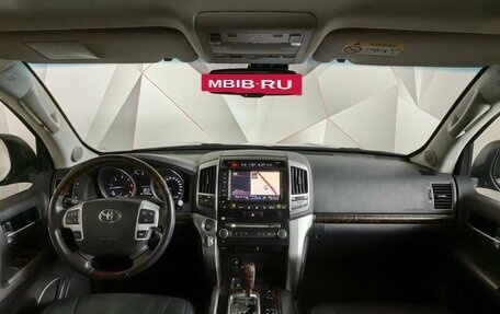 Toyota Land Cruiser 200, 2015 год, 4 993 000 рублей, 13 фотография