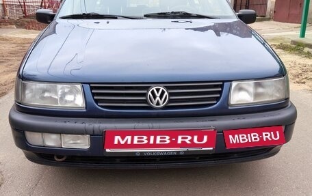 Volkswagen Passat B4, 1995 год, 300 000 рублей, 1 фотография