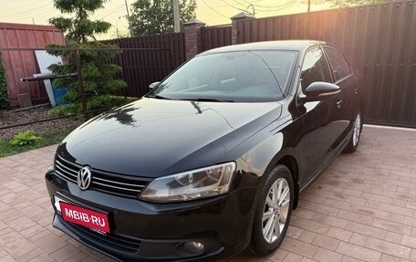 Volkswagen Jetta VI, 2011 год, 1 100 000 рублей, 1 фотография