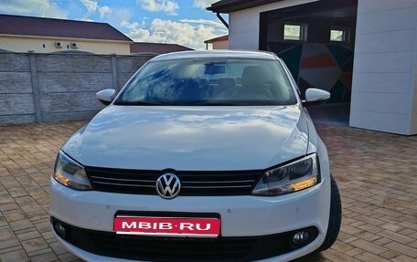 Volkswagen Jetta VI, 2011 год, 780 000 рублей, 1 фотография