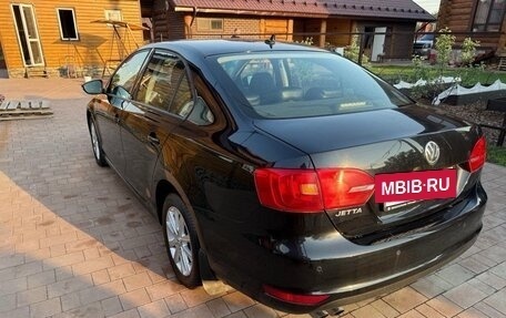 Volkswagen Jetta VI, 2011 год, 1 100 000 рублей, 4 фотография