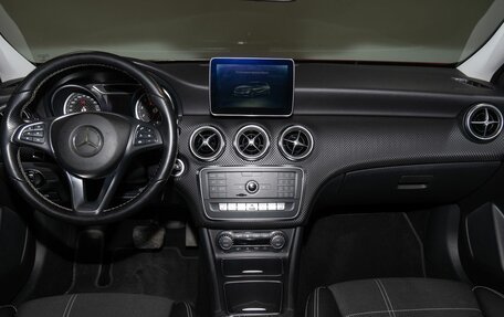 Mercedes-Benz A-Класс, 2016 год, 1 790 000 рублей, 7 фотография