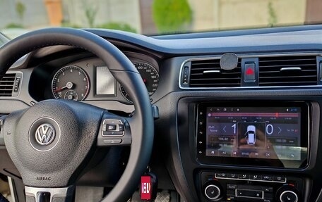 Volkswagen Jetta VI, 2011 год, 780 000 рублей, 7 фотография