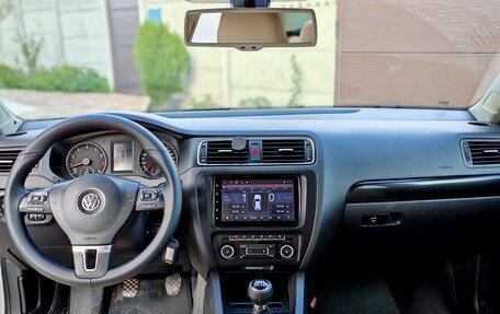 Volkswagen Jetta VI, 2011 год, 780 000 рублей, 8 фотография