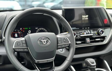 Toyota Highlander, 2025 год, 5 700 000 рублей, 27 фотография