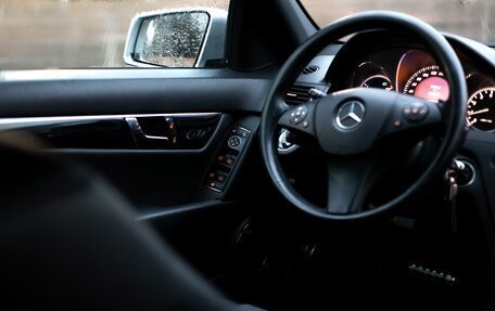 Mercedes-Benz C-Класс, 2010 год, 1 100 000 рублей, 9 фотография