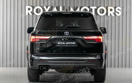 Toyota Sequoia, 2023 год, 13 000 000 рублей, 4 фотография