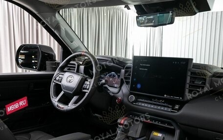 Toyota Sequoia, 2023 год, 13 000 000 рублей, 11 фотография