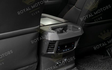 Toyota Sequoia, 2023 год, 13 000 000 рублей, 21 фотография