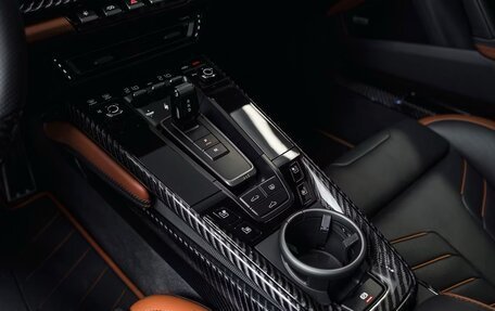 Porsche 911, 2023 год, 72 000 000 рублей, 13 фотография