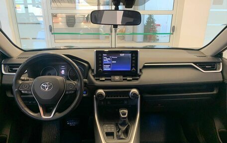 Toyota RAV4, 2019 год, 3 660 000 рублей, 11 фотография