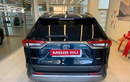 Toyota RAV4, 2019 год, 3 660 000 рублей, 5 фотография