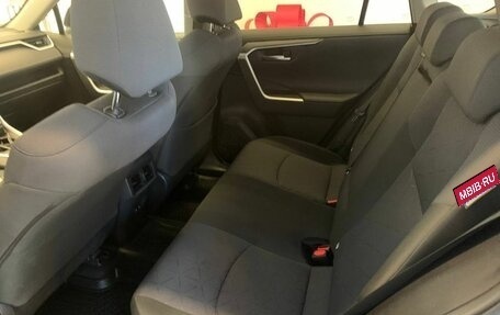 Toyota RAV4, 2019 год, 3 660 000 рублей, 10 фотография