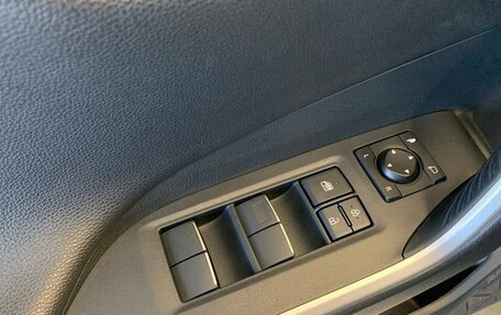 Toyota RAV4, 2019 год, 3 660 000 рублей, 18 фотография