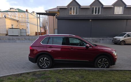 Volkswagen Tiguan II, 2018 год, 2 250 000 рублей, 6 фотография