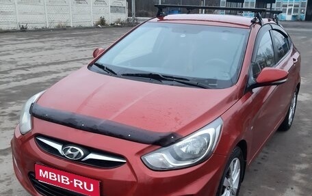 Hyundai Solaris II рестайлинг, 2012 год, 810 000 рублей, 1 фотография