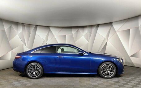 Mercedes-Benz E-Класс, 2020 год, 5 500 000 рублей, 6 фотография