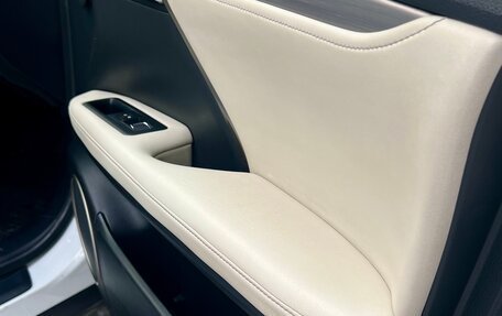 Lexus RX IV рестайлинг, 2016 год, 4 200 000 рублей, 15 фотография