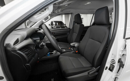 Toyota Hilux VIII, 2024 год, 7 400 000 рублей, 9 фотография