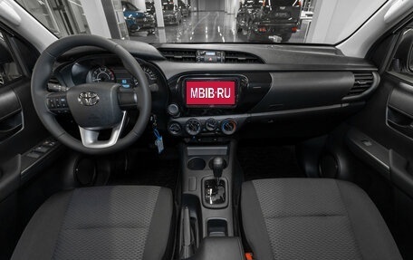 Toyota Hilux VIII, 2024 год, 7 400 000 рублей, 8 фотография