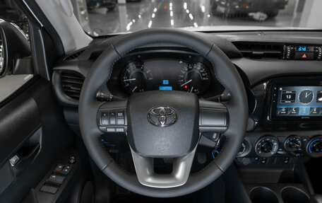 Toyota Hilux VIII, 2024 год, 7 400 000 рублей, 10 фотография