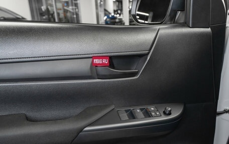 Toyota Hilux VIII, 2024 год, 7 400 000 рублей, 18 фотография