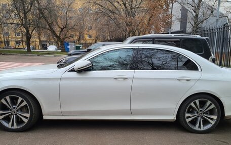 Mercedes-Benz E-Класс, 2017 год, 3 300 000 рублей, 7 фотография