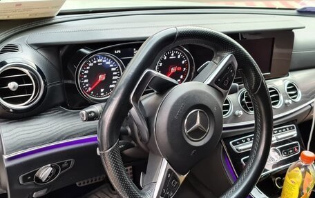 Mercedes-Benz E-Класс, 2017 год, 3 300 000 рублей, 6 фотография