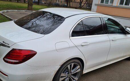 Mercedes-Benz E-Класс, 2017 год, 3 300 000 рублей, 5 фотография